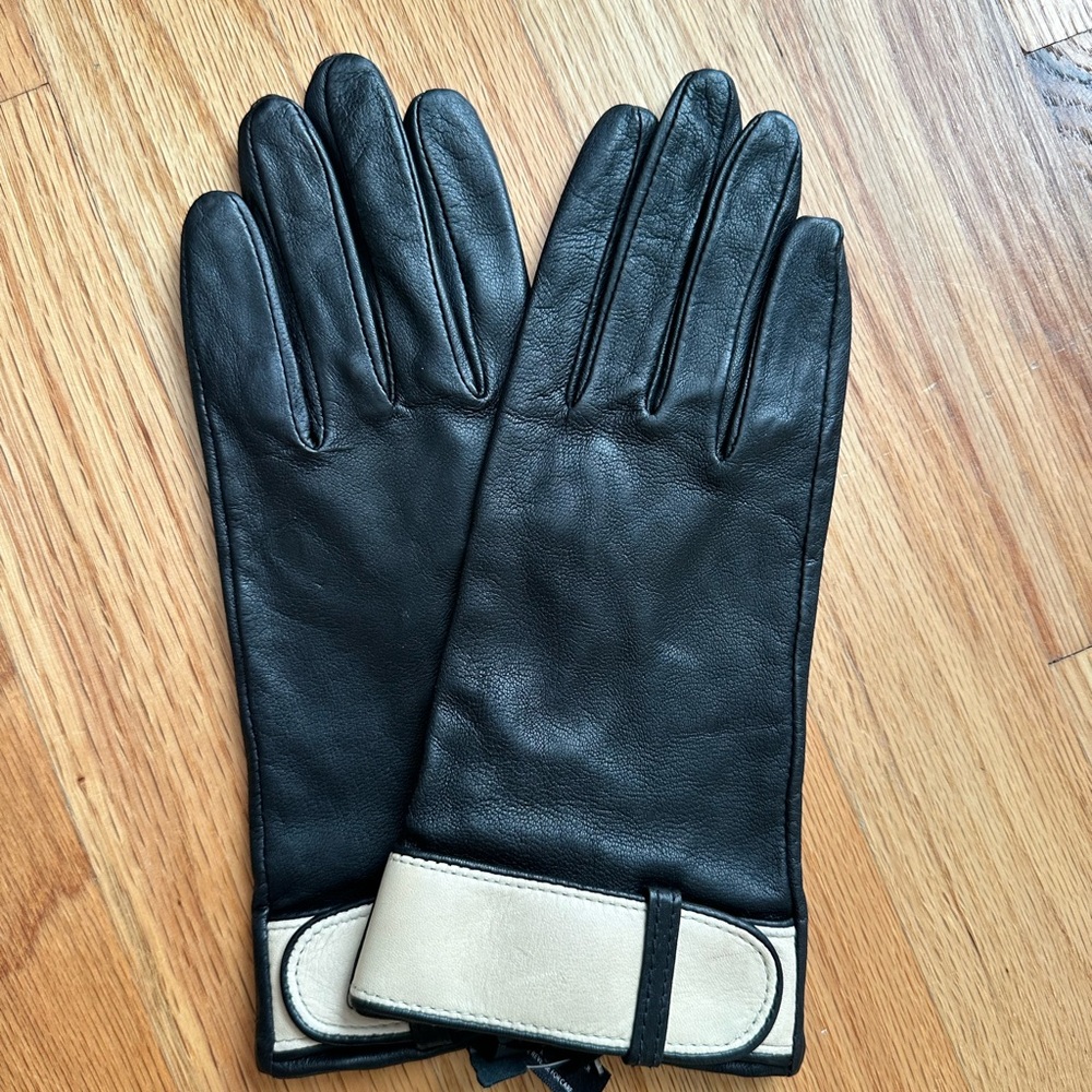 New gloves,size S
